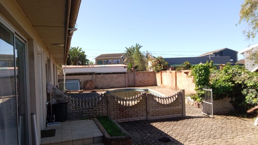 2 Bedroom Property for Sale in Bluewater Bay Eastern Cape